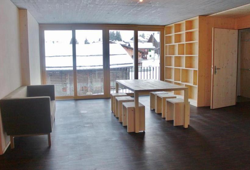 הוסטל Nova Casa Spinatscha Sedrun