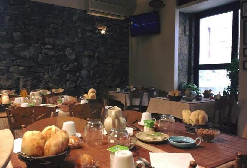 ベッドアンドブレックファースト Abrigo Da Estrela