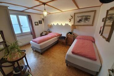 تختخواب و صبحانه Bnb Haus Weibel
