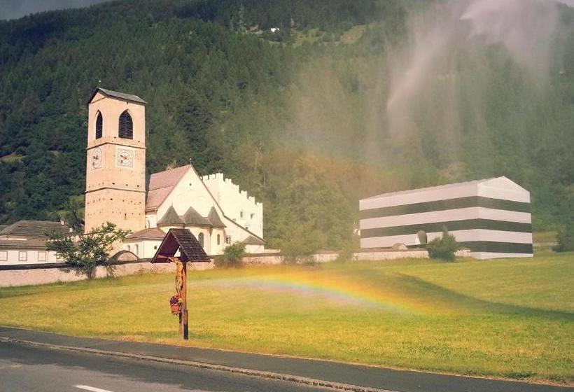 ホテル Chavalatsch