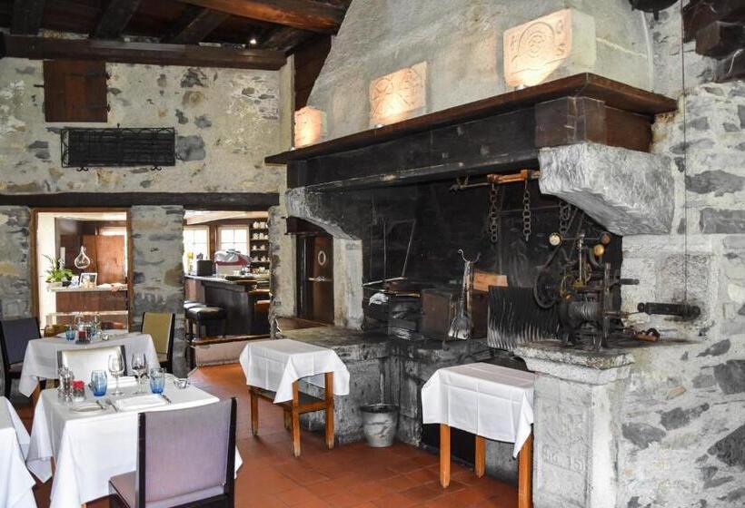 هتل Hôtel Restaurant Le Saint Christophe