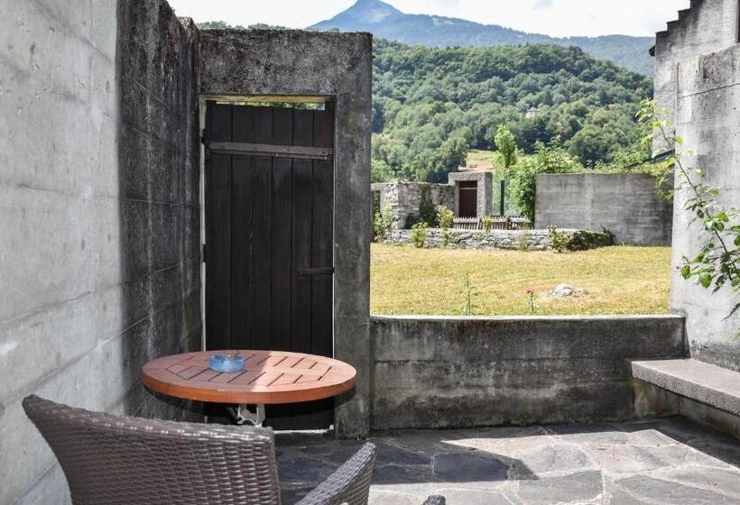 هتل Hôtel Restaurant Le Saint Christophe