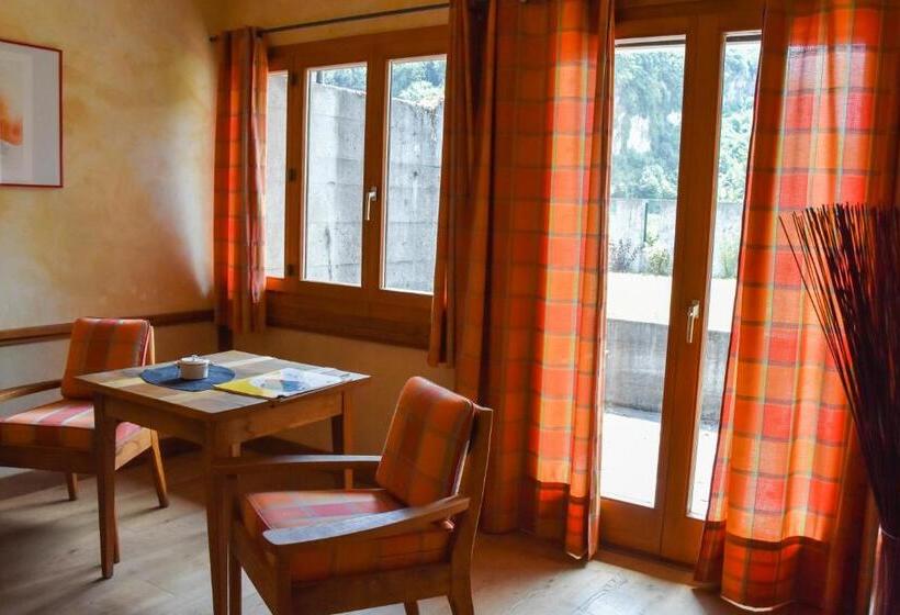هتل Hôtel Restaurant Le Saint Christophe