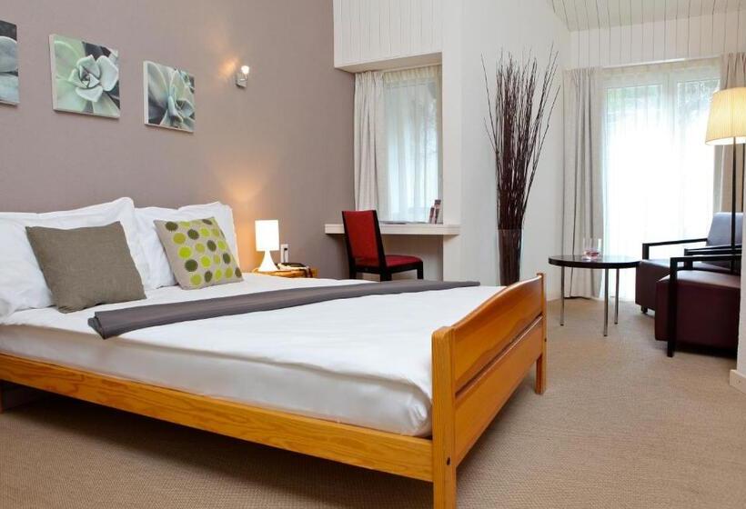 هتل Hôtel Restaurant Le Saint Christophe