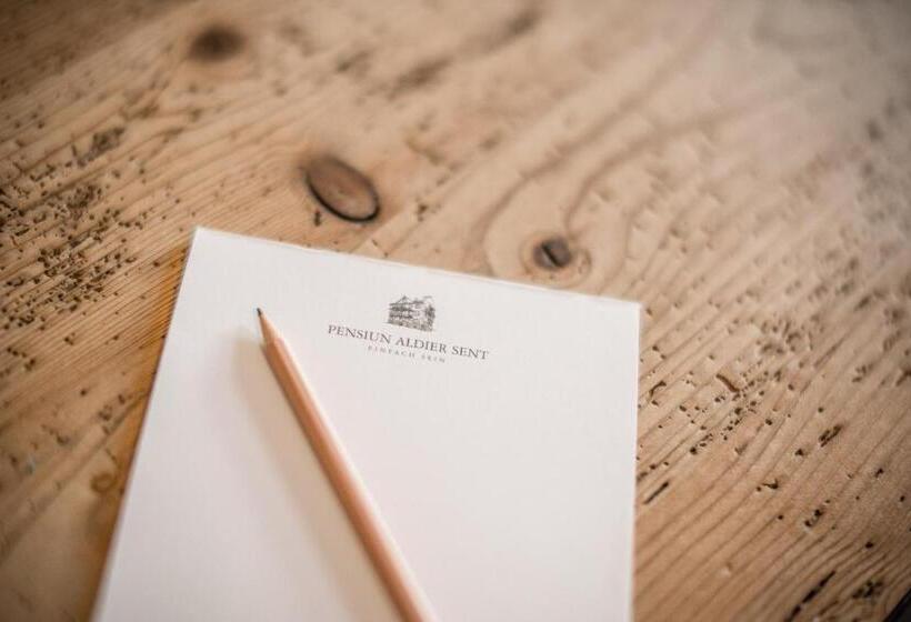 ホテル Pensiun Aldier