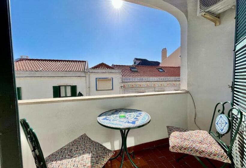 Ljmonade Hostel