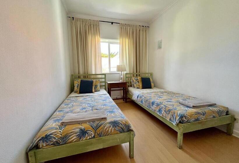 Ljmonade Hostel