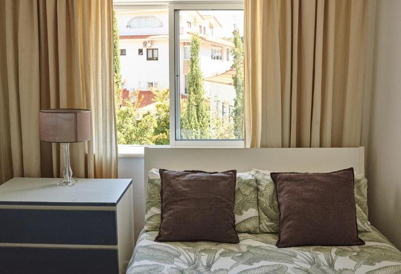 Ljmonade Hostel