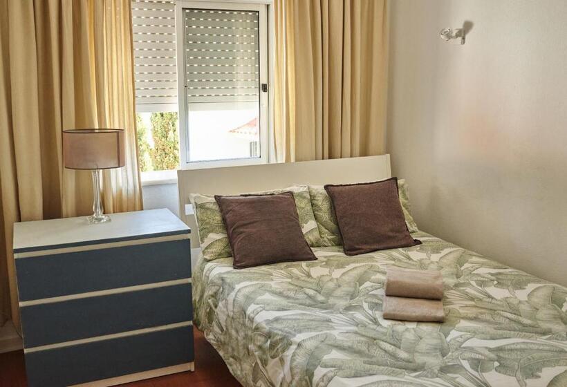 Ljmonade Hostel