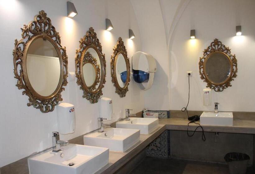 Lost Inn Lisbon Hostel