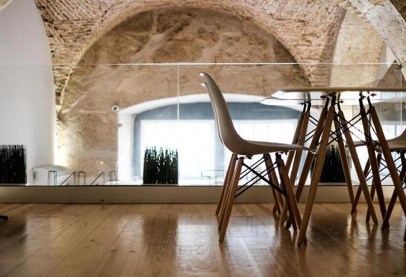 Lost Inn Lisbon Hostel