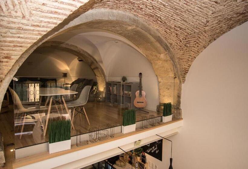 Lost Inn Lisbon Hostel