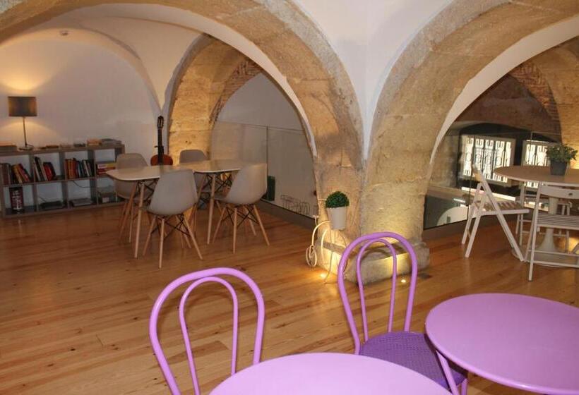 Lost Inn Lisbon Hostel