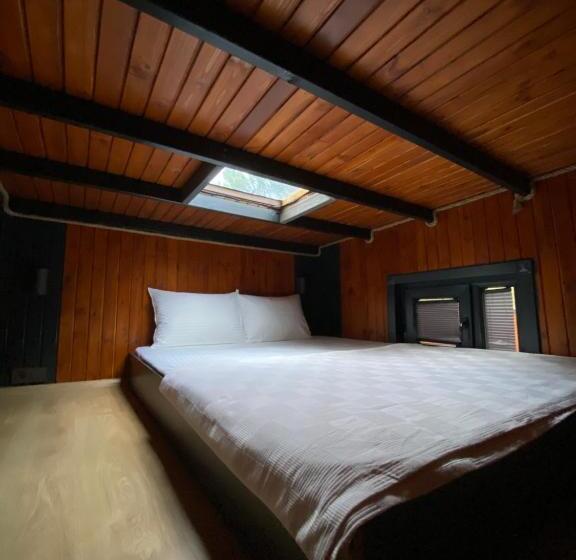 هتل Golifehouses