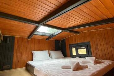 هتل Golifehouses