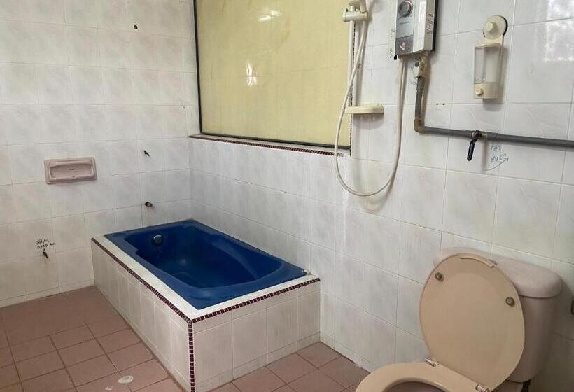 فندق Oyo 90885 Bera Pentagon Inn