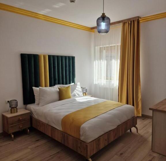 هتل Colt De Rai Deluxe & Spa