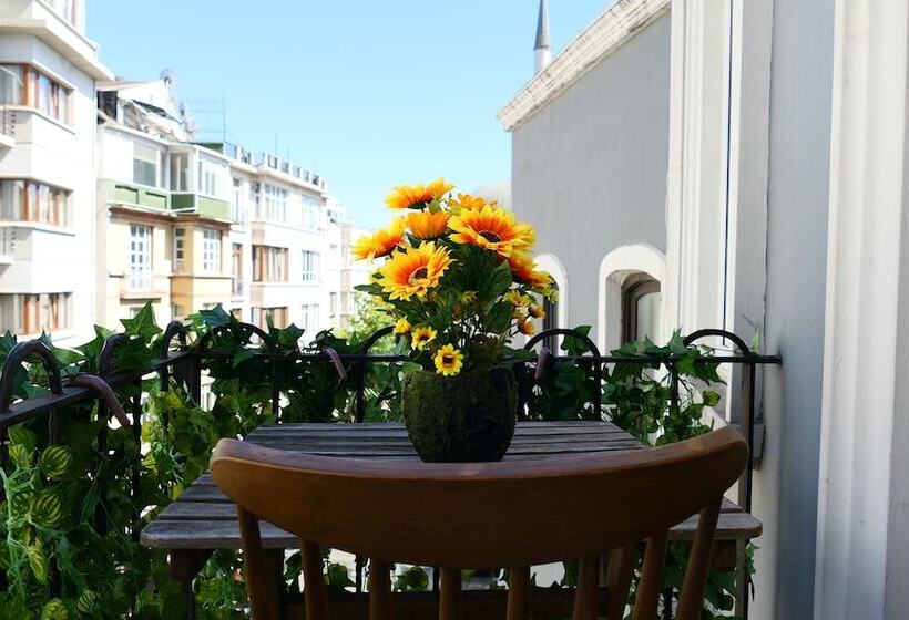 هتل Taksim Stella Suites