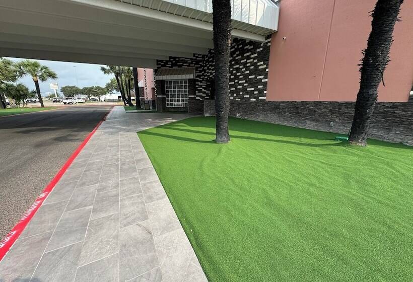 酒店 Super 8 By Wyndham Corpus Christi Airport