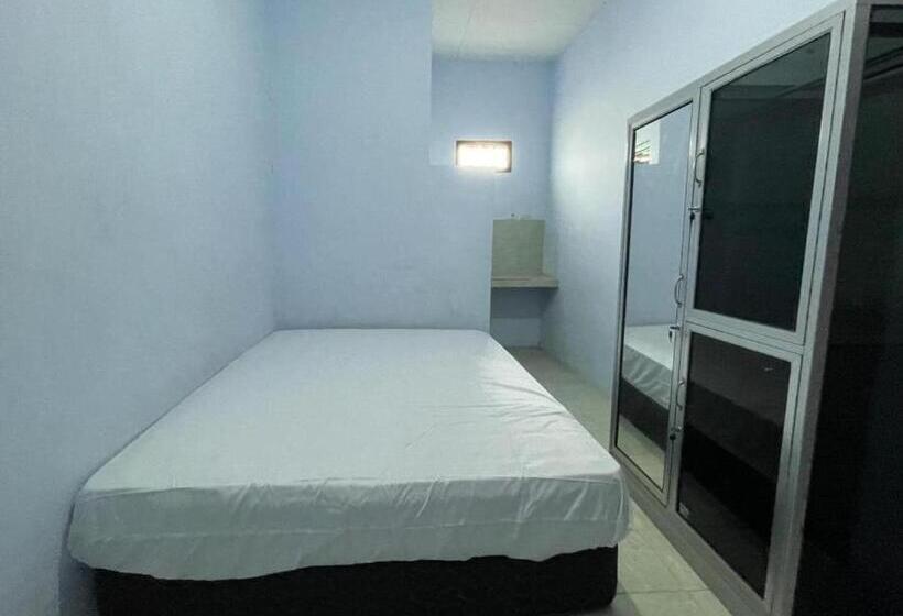 בית מלון כפרי Spot On 93967 Hasna Guest House Syariah