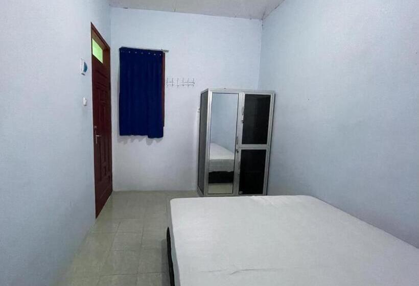 בית מלון כפרי Spot On 93967 Hasna Guest House Syariah