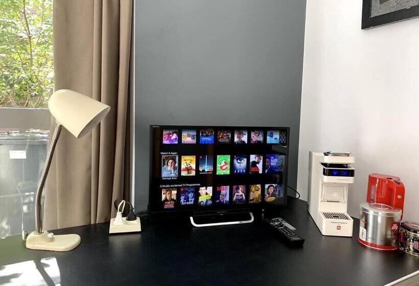 تختخواب و صبحانه Zocher6 Bnb A Monumental Town House In The City Center