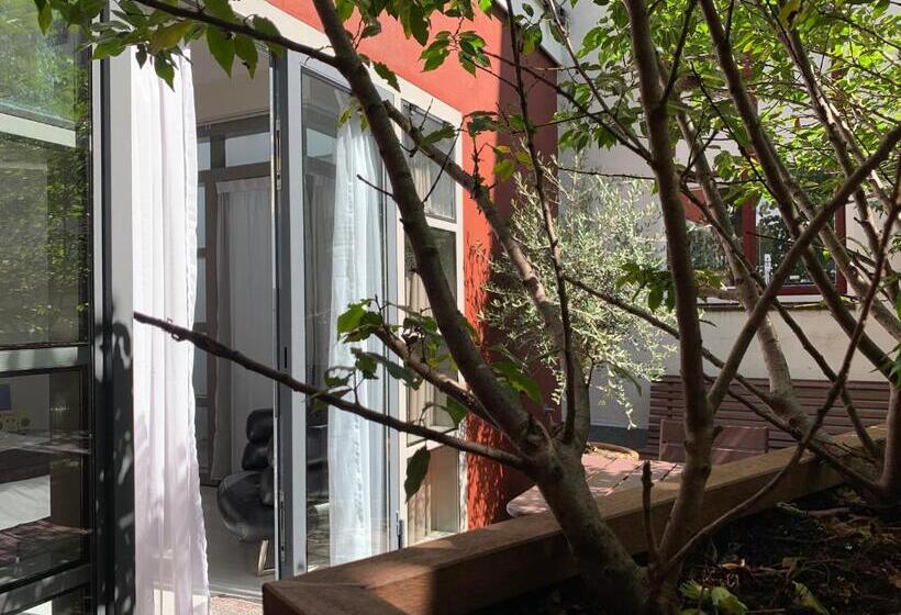 تختخواب و صبحانه Zocher6 Bnb A Monumental Town House In The City Center