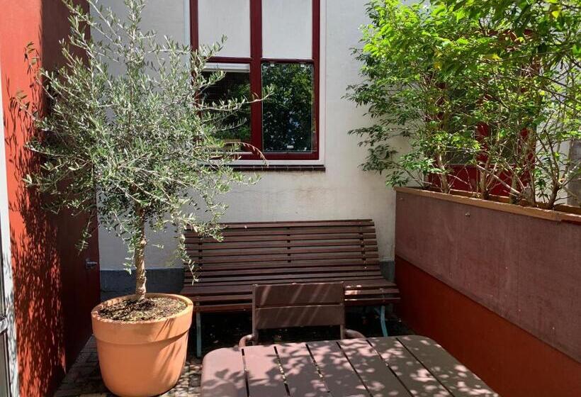 تختخواب و صبحانه Zocher6 Bnb A Monumental Town House In The City Center