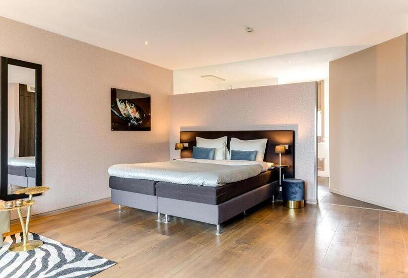 Brasss Hotel Suites