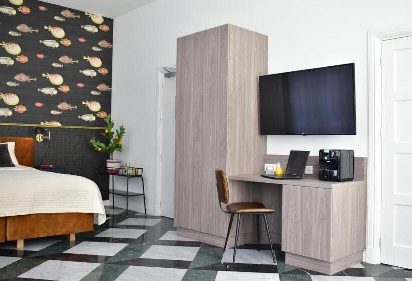 Brasss Hotel Suites