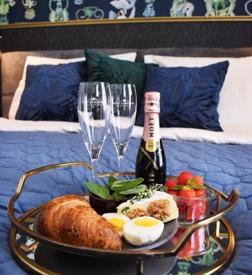 Brasss Hotel Suites