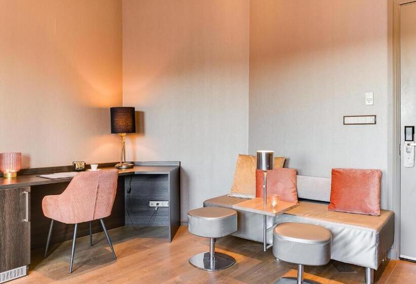 Brasss Hotel Suites