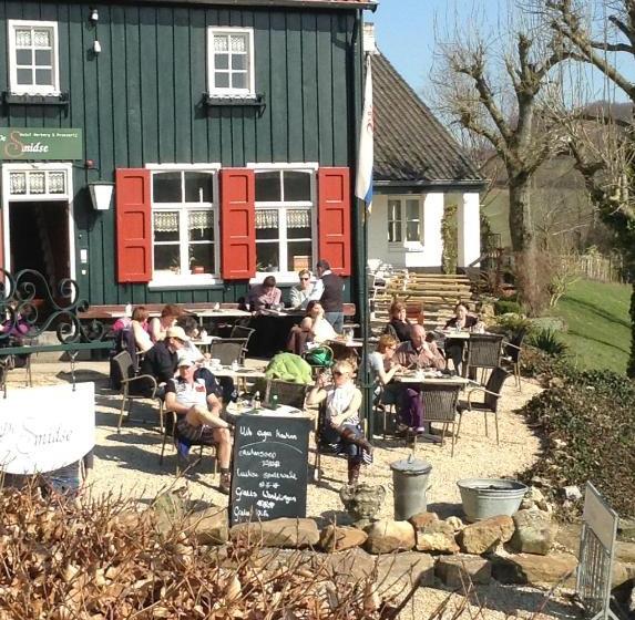 هتل ,herberg & Appartementen De Smidse