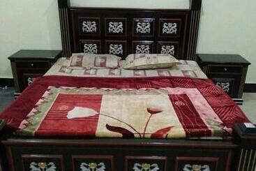 پانسیون Glorious Guest House &