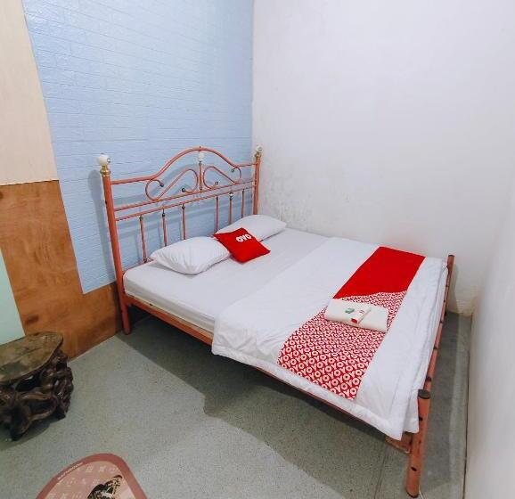 پانسیون Motel Penginapan Sartika