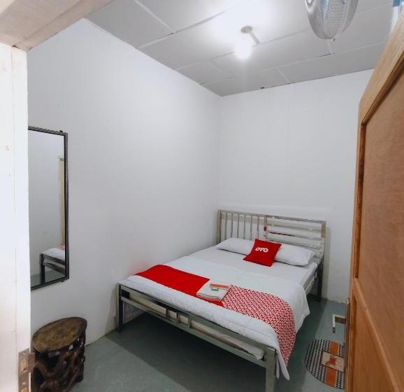 پانسیون Motel Penginapan Sartika