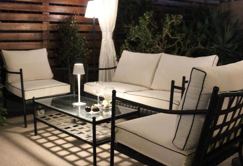 Krino  Hotel Cafè