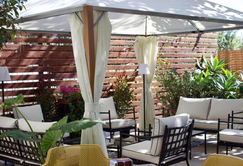 Krino  Hotel Cafè