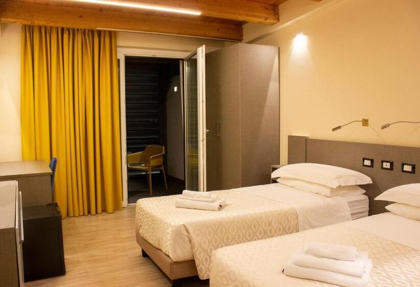 Krino  Hotel Cafè