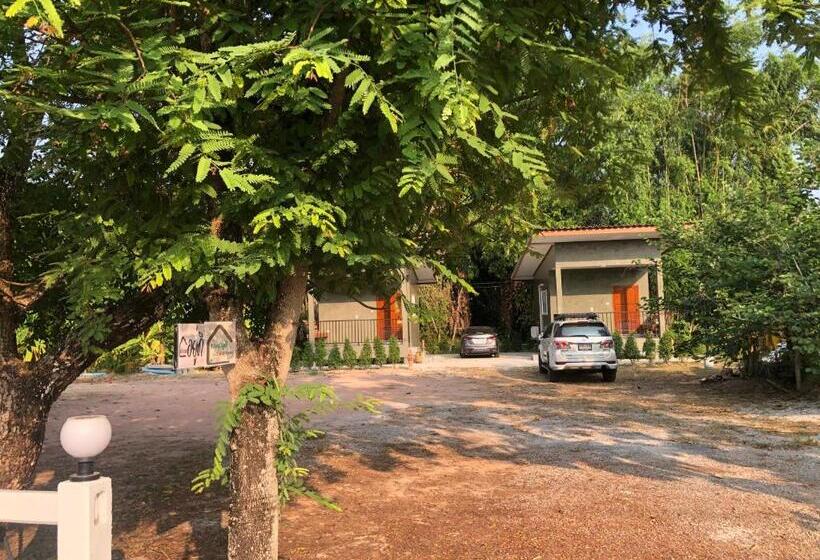 Пансион บ้านอยู่ดีโฮมสเตย์