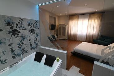 پانسیون Slopes Suites And Spa