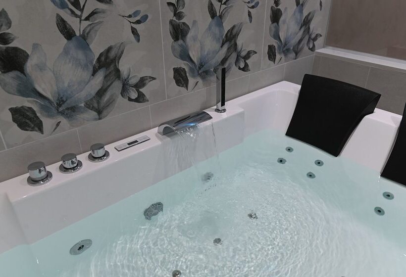 پانسیون Slopes Suites And Spa