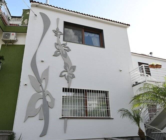 پانسیون Slopes Suites And Spa