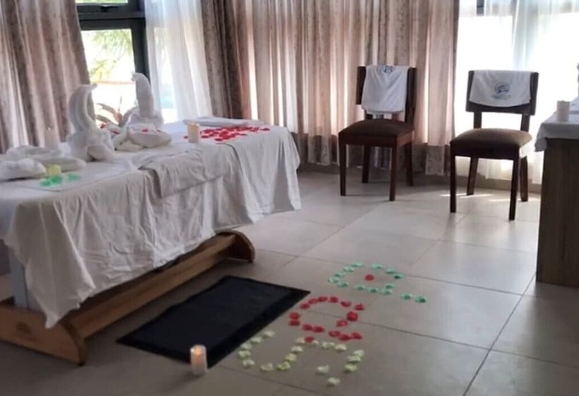 בית מלון כפרי Mankoview Beach Resort