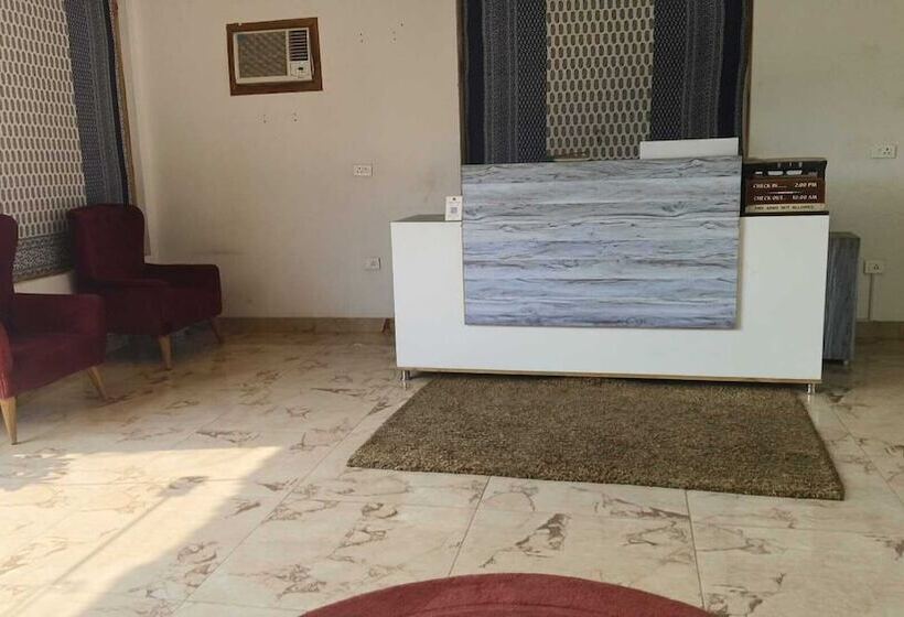 בית מלון כפרי Treebo Tiger Pug Mark Resort, Ramnagar