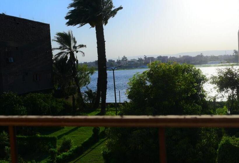 هاستل Hoppa Guest House