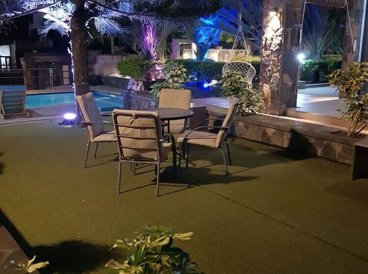 تختخواب و صبحانه Villas Rocher   Deluxe Suite 2a