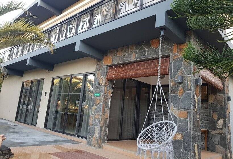 تختخواب و صبحانه Villas Rocher   Deluxe Suite 2a