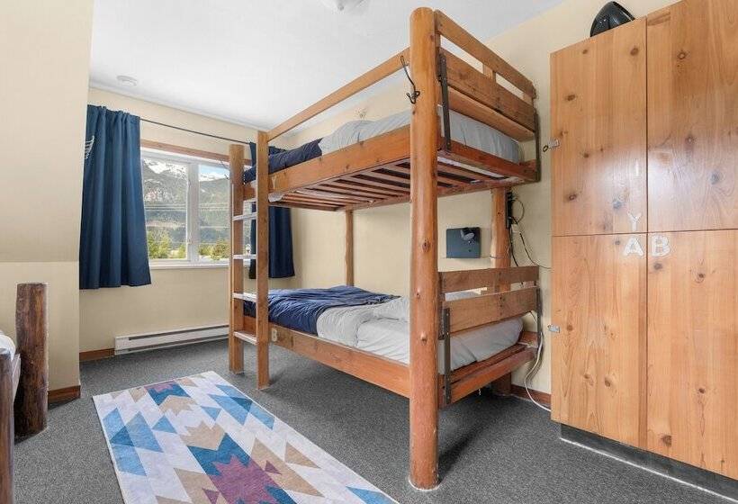 فندق صغير Squamish Adventure Inn