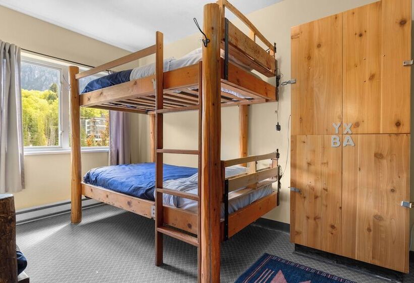 فندق صغير Squamish Adventure Inn